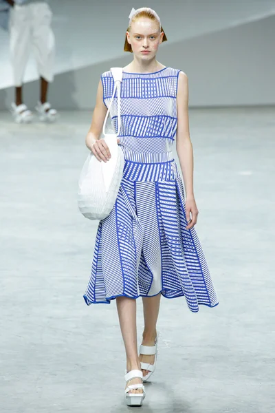 Look 27